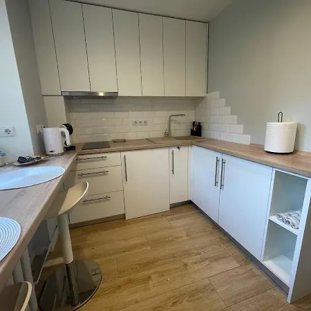 Modern 1br Haven Near Two Parks ريغا