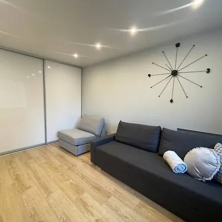 Modern 1br Haven Near Two Parks Ryga
