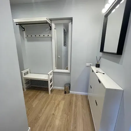 Apartament Modern 1br Haven Near Two Parks